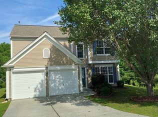 3147 Old Ironside Dr, Charlotte, NC 28213