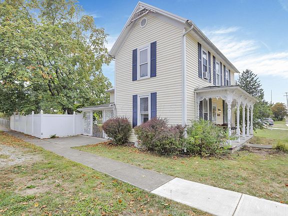 3rd image of 304 E Columbus St