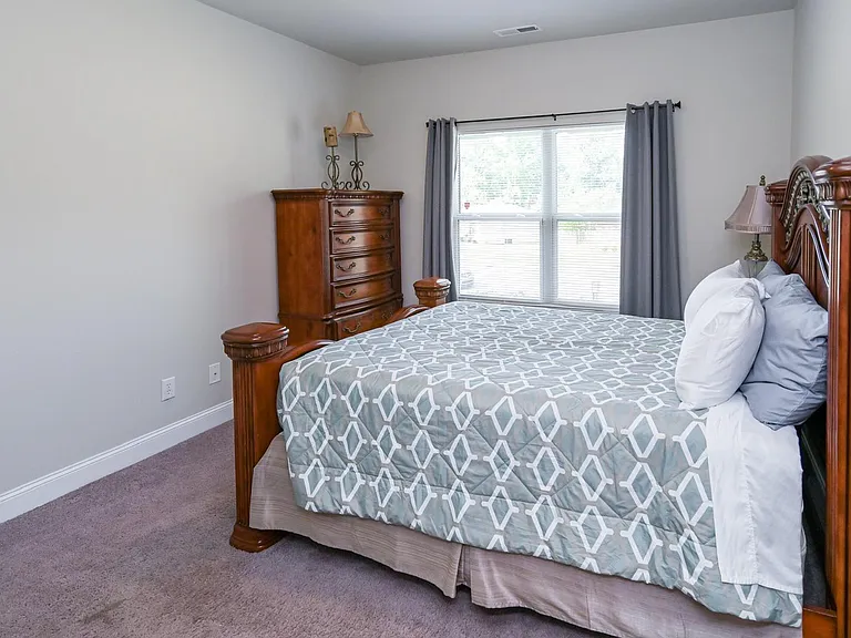 1051 Sandy Springs Rd NW — Photo 5