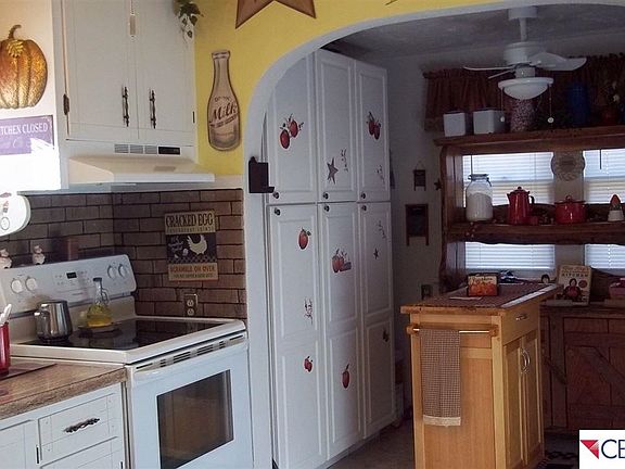 2nd image of 304 N Davis Ave
