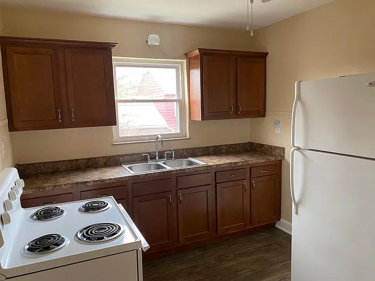 1356 Charleston Ave #2 — Photo 10
