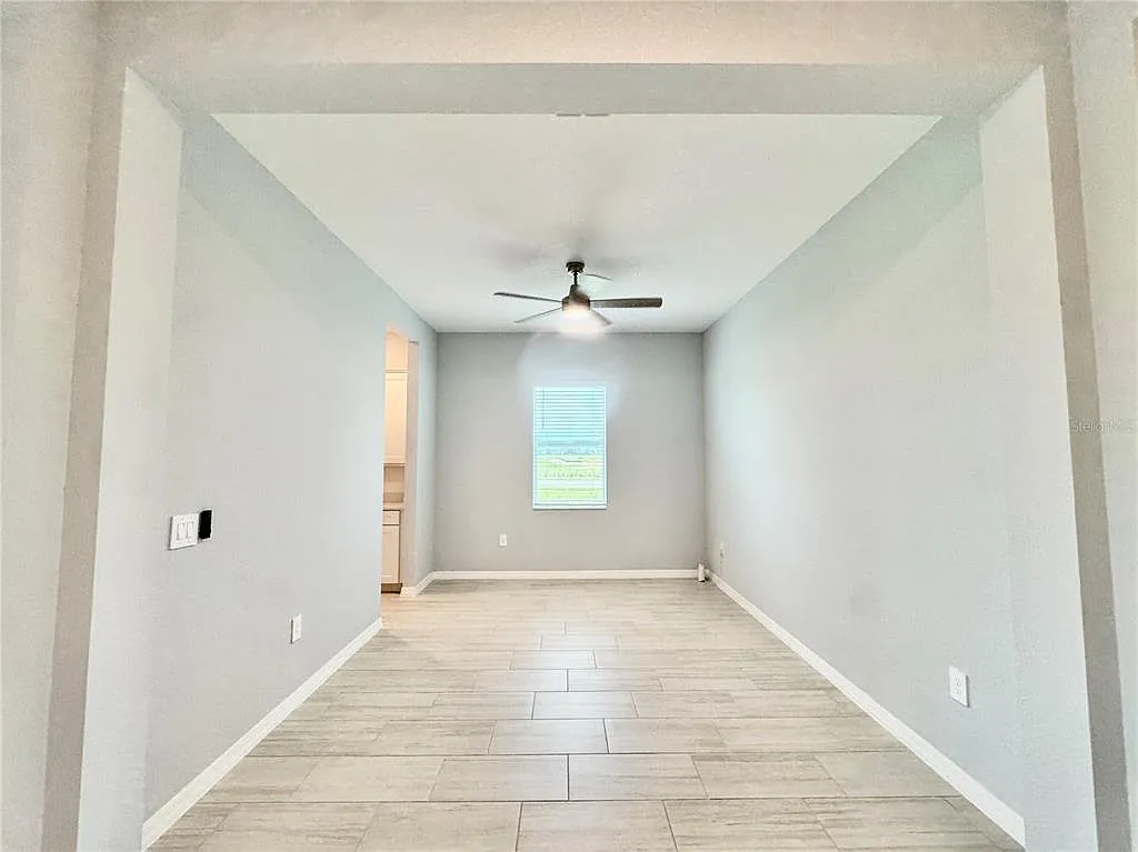 4 bed, 3.0 bath, 2744 sqft, $8,000 — Photo 2