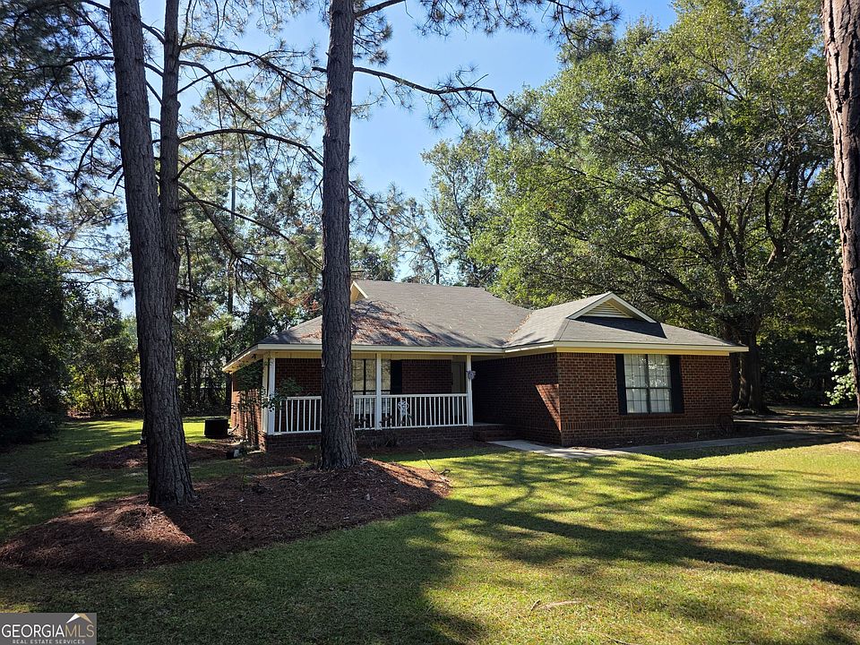 1st image of 615 Depot Dr