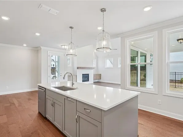 547 Pearl St, Cumming, GA 30040