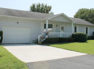 502 E Sunset St, Stockton, MO 65785