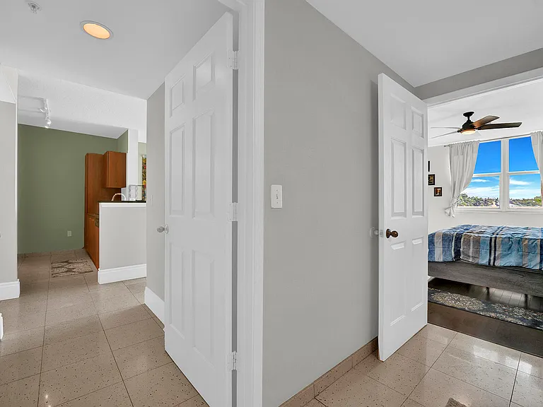 100 NE 6th St #203 — Photo 19