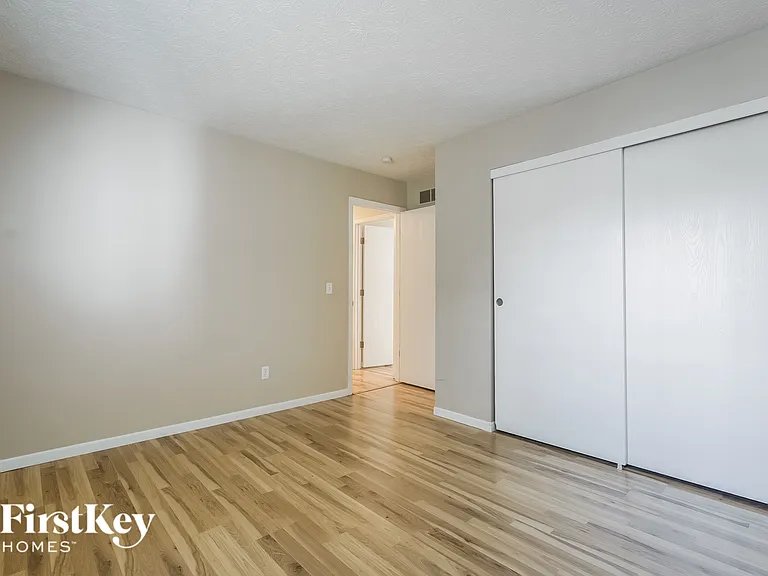 833 Lindenhaven Rd — Photo 10