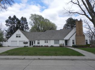 417 S Logan St, Grand Island, NE 68803