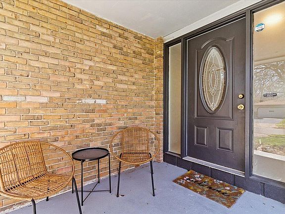 3rd image of 5177 Avalon Ave