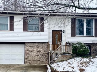 1619 Village O Dr, Maryville, MO 64468