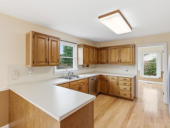4th image of 110 Sunbright Dr