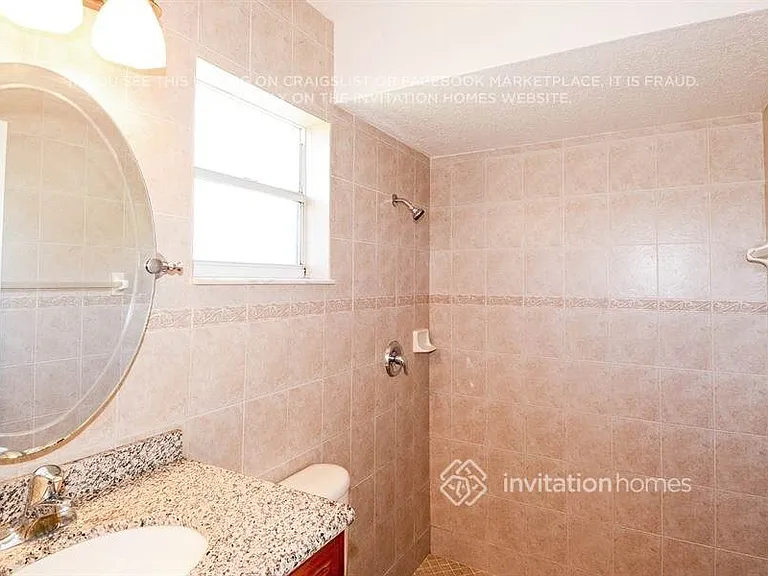 1371 Denlow Ln — Photo 10