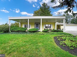 494 Hillcrest Rd, York, PA 17403