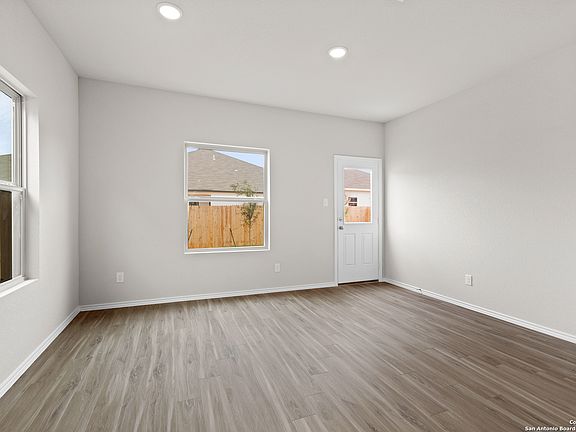 4th image of 2431 Applewhite Meadow