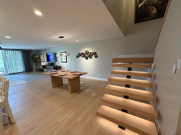 1440 E Laguna Pl — Photo 5