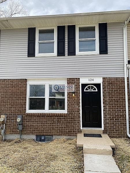 1st image of 124 E Village Rd