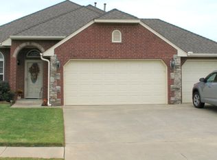 1805 Dorothy Dr, Moore, OK 73170
