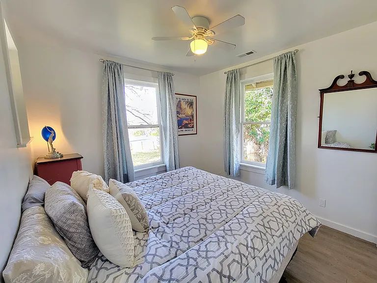 50 N 60 E — Photo 13