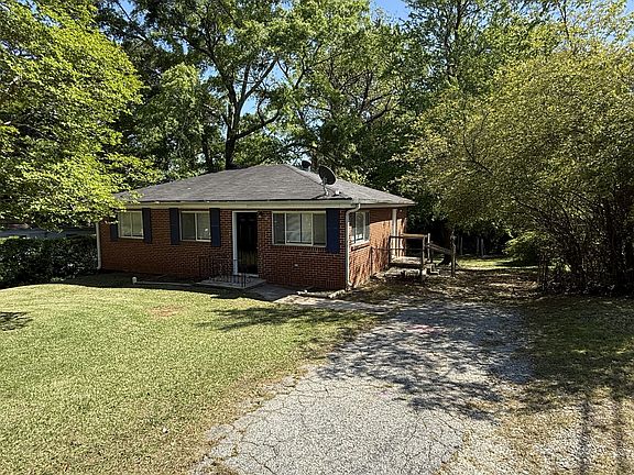 2nd image of 102 E Mimosa Dr