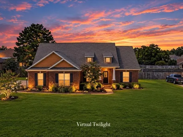 34 Village Way Ct, Wetumpka, AL 36093