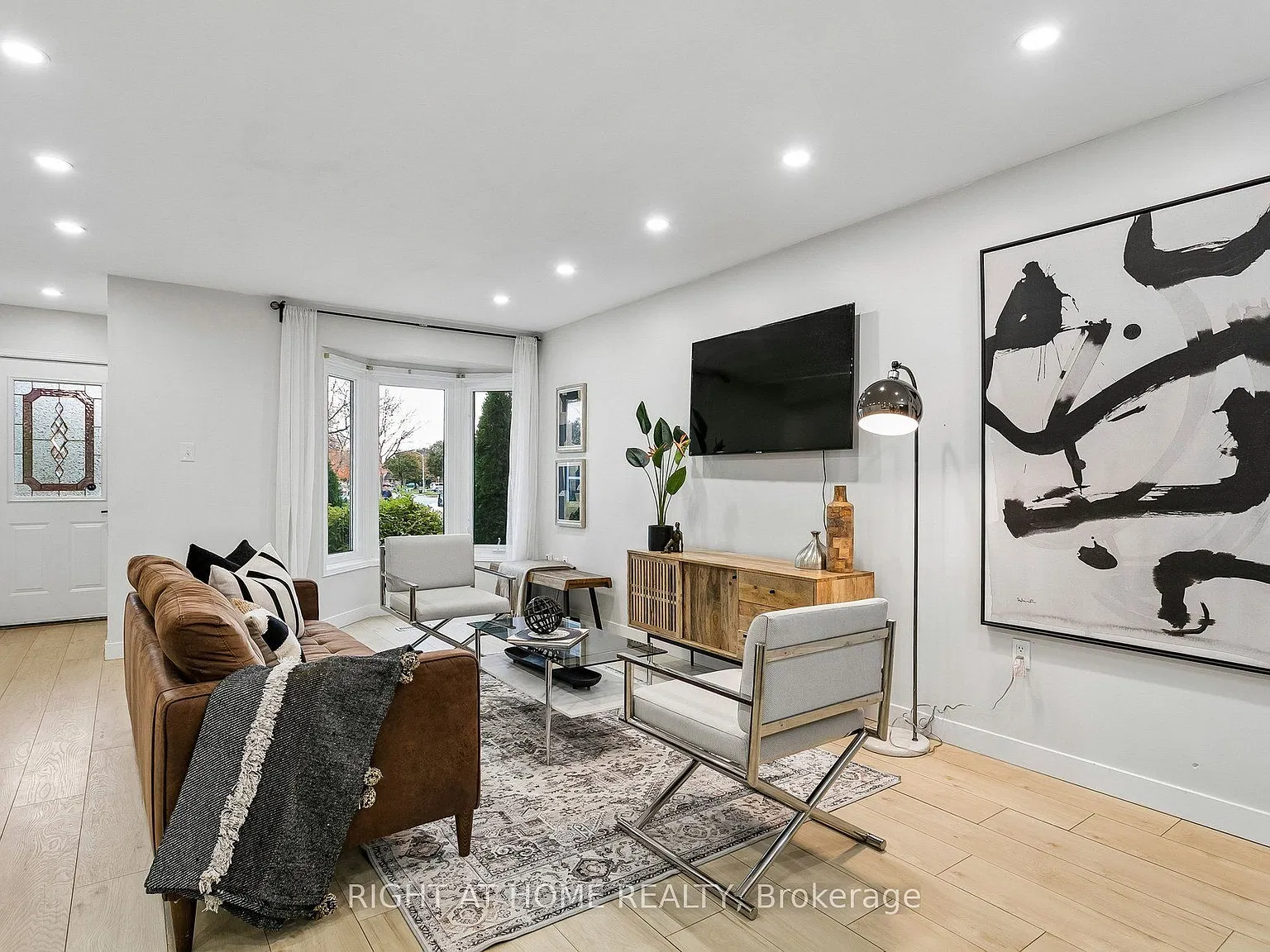 4 bed, $4,400 — Photo 4