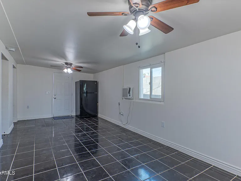 5946 W Myrtle Ave — Photo 7