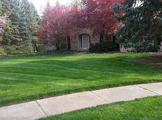 1561 Martinique Dr, Troy, MI