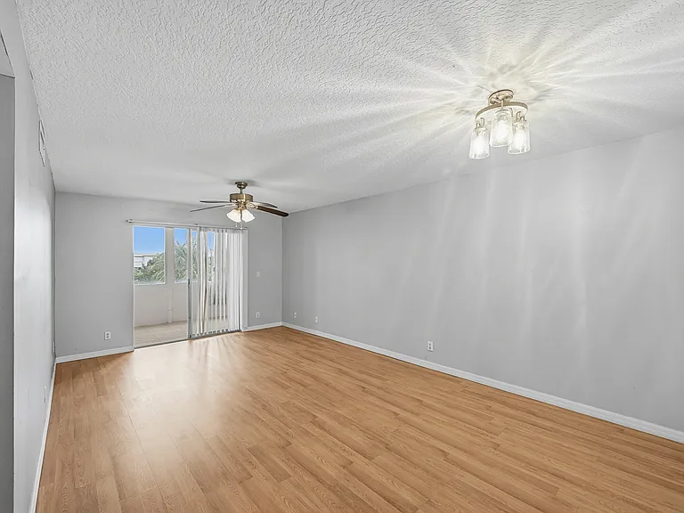 130 NE 26th Ave #4090 — Photo 12