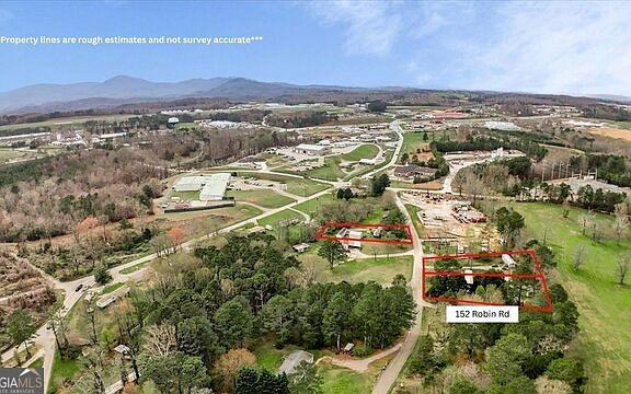 4th image of 217 Robin Rd