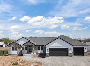 N1340 Meadow Park Dr, Greenville, WI 54942