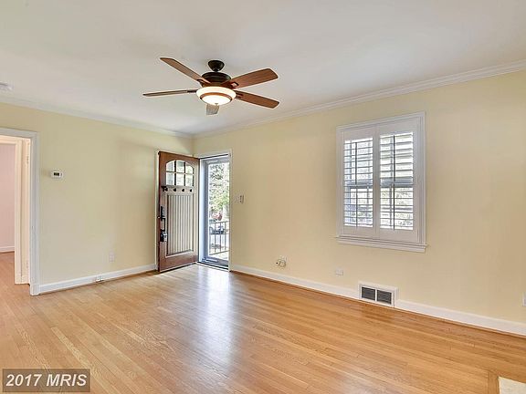 3rd image of 4616 N Chelsea Ln