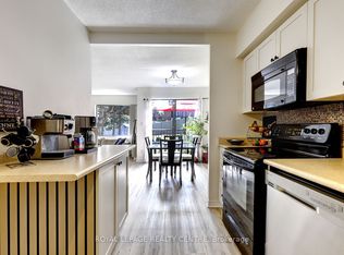 1000 Cedarglen Gate N #201, Mississauga, ON L5C 3Z5