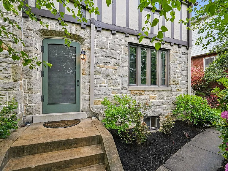 321 Jefferson Dr — Photo 5