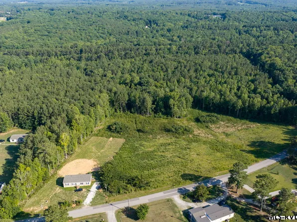 Oak Rd, Brodnax, VA 23920