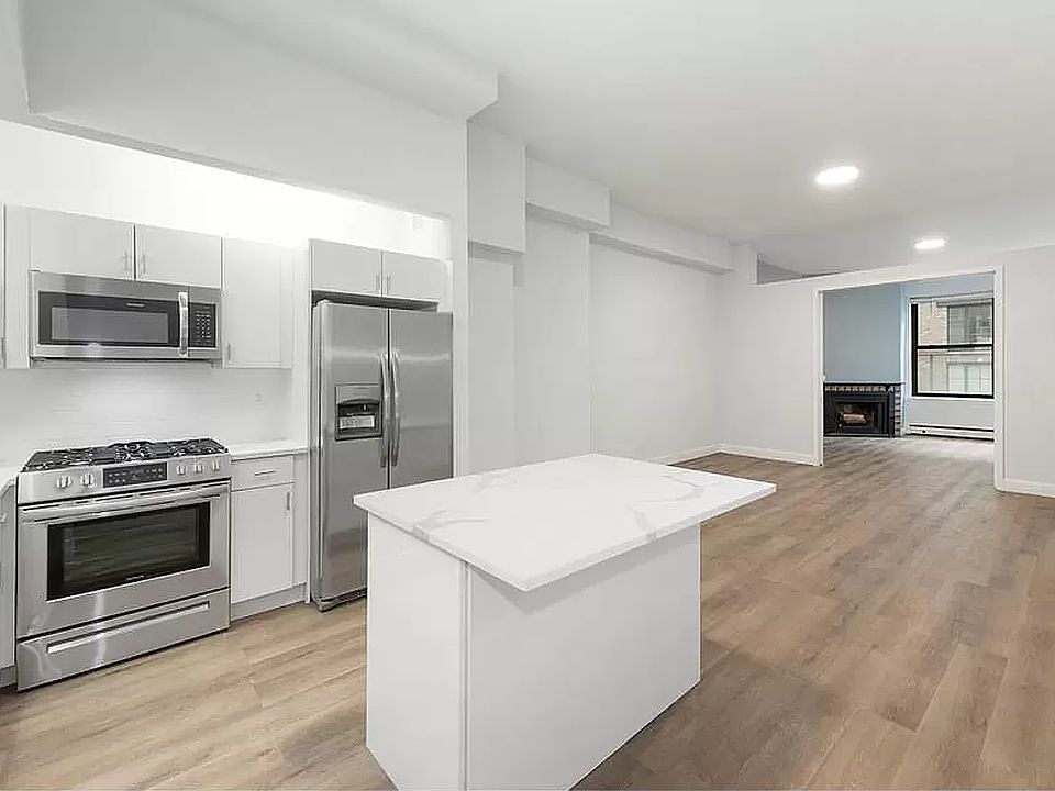1st image of 529 W 42nd St #6J