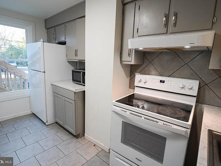 231 Newton St #A — Photo 30