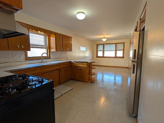 5th image of 4346 S Karlov Ave Unit 2