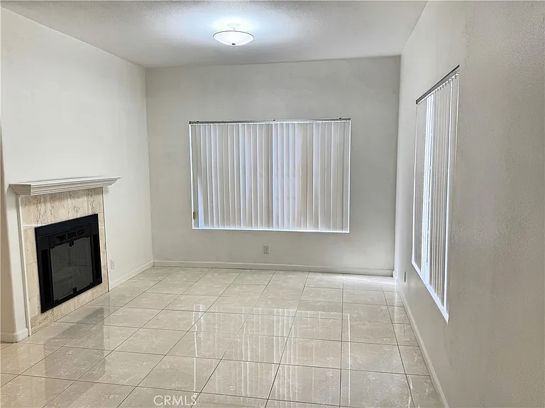 18319 Hart St #3 — Photo 5