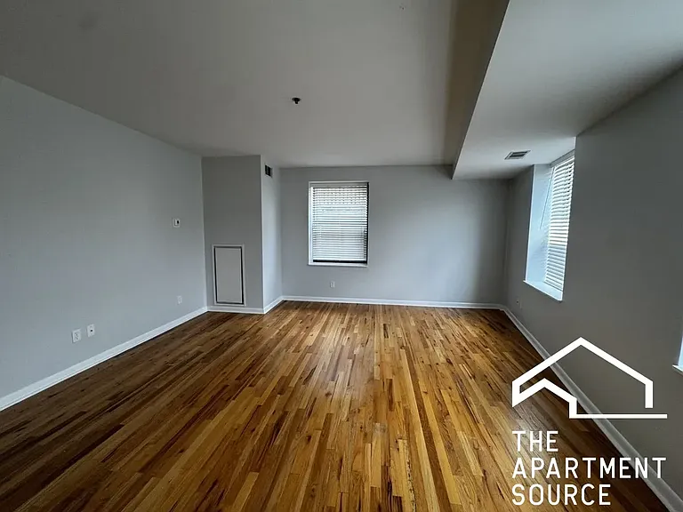 1467 W Fargo Ave #303 — Photo 8
