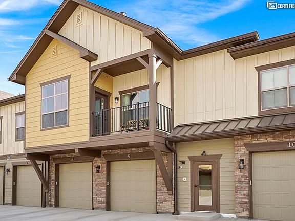 Quiet unit. Only 1 shared wall, no neighbors above or below.