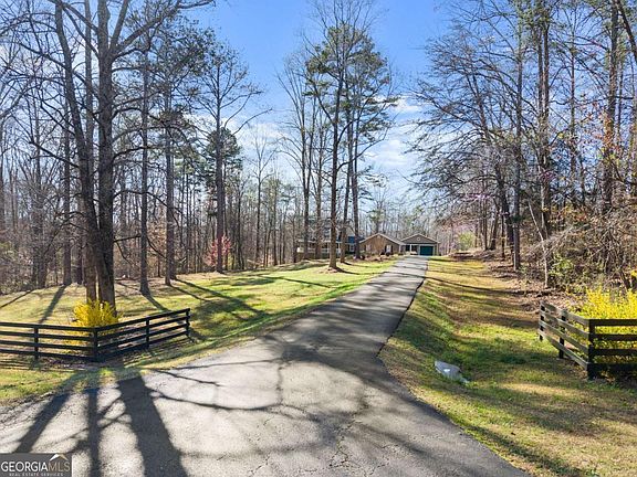 5th image of 312 Ashley Brook Dr
