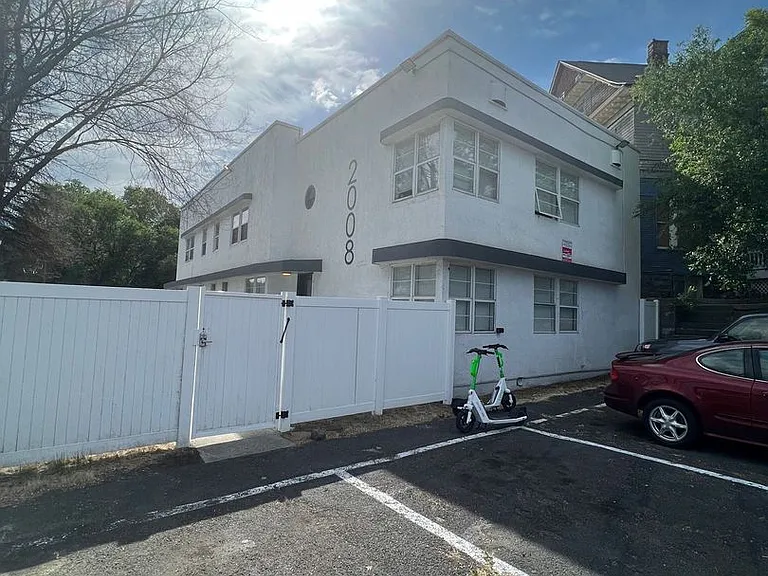 Sunset Blvd 7 Unit — Photo 14