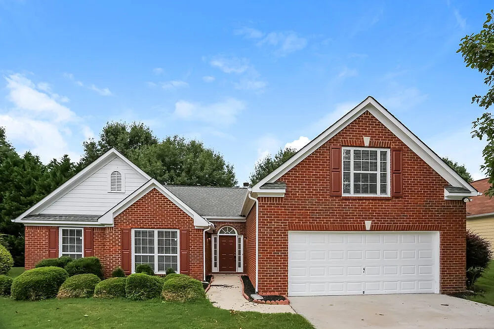 4 bed, 2.0 bath, 1949 sqft, $2,695 — Photo 1