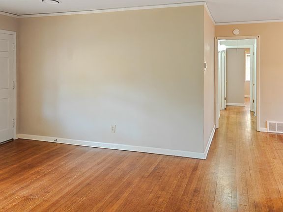 3rd image of 4972 Edenshire Ave