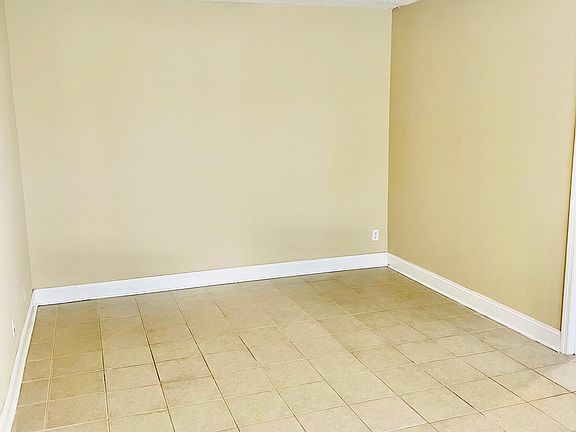 5th image of 76 Croton Ave #3N