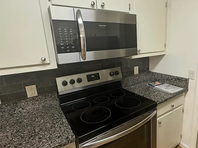 2905 Burch Ave #12 — Photo 19