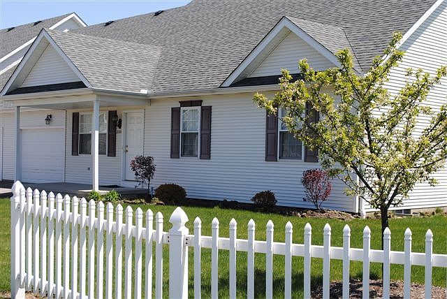 2nd image of 2282 Columbus Dr