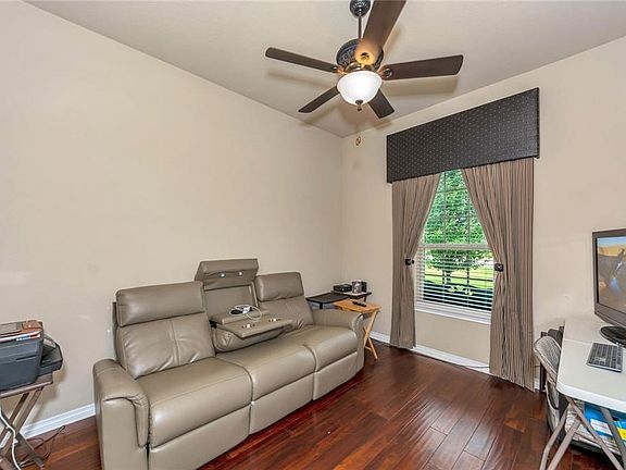 4th image of 284 Highland Dr
