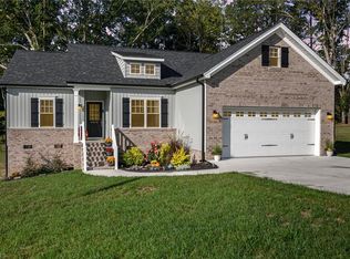 4810 Lord Andrews Pl, Liberty, NC 27298