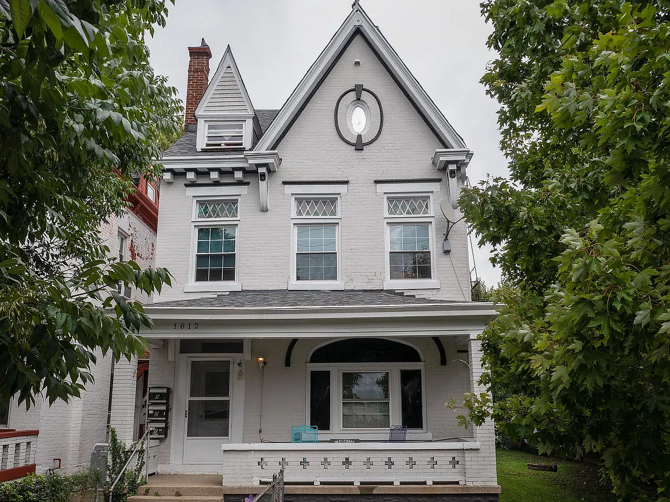 1 bed, $995 — Photo 1